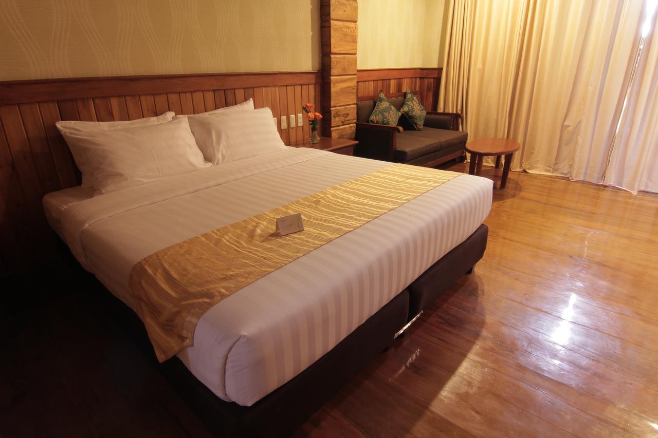Alta D' Tagaytay Hotel Tagaytay City Екстериор снимка
