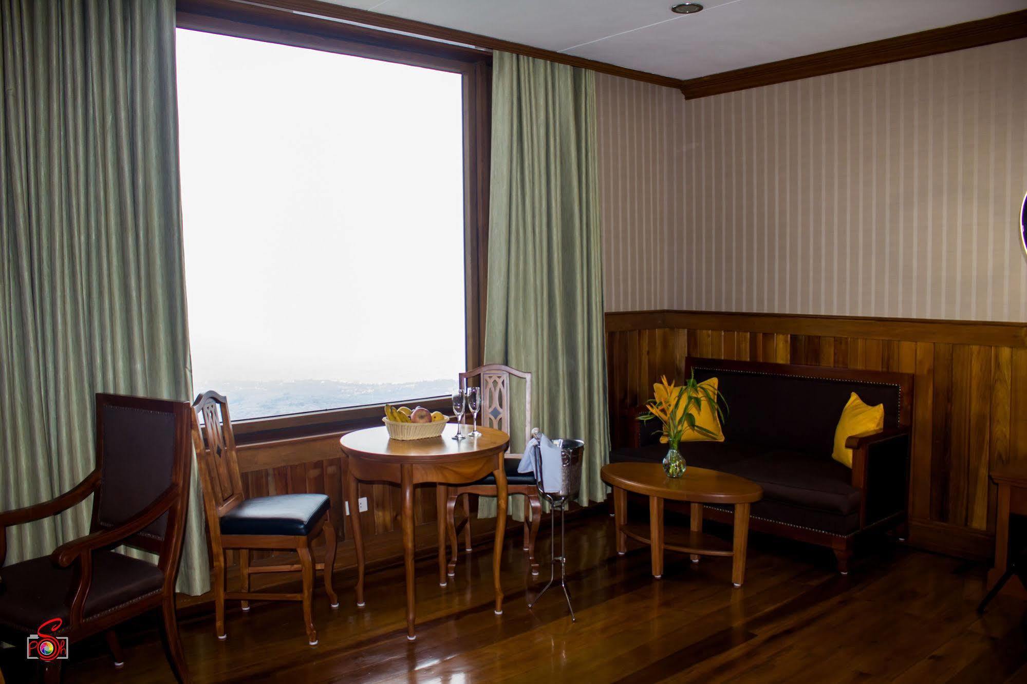 Alta D' Tagaytay Hotel Tagaytay City Екстериор снимка