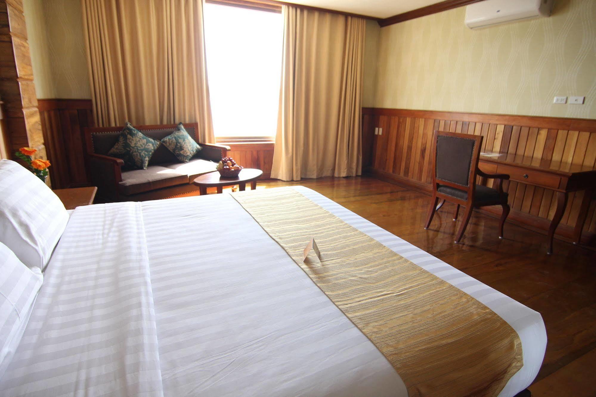 Alta D' Tagaytay Hotel Tagaytay City Екстериор снимка