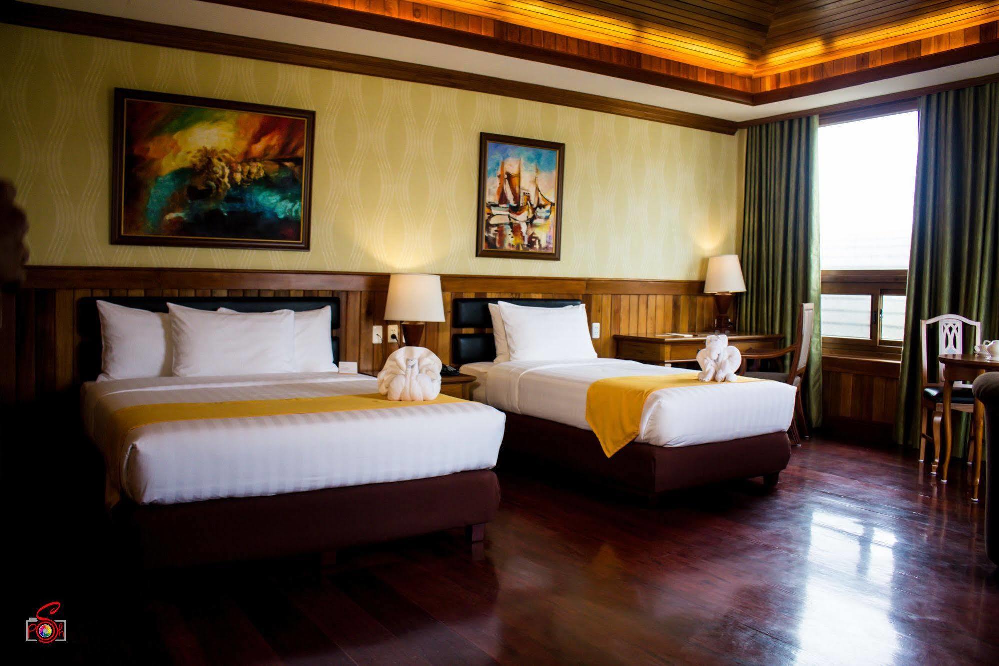 Alta D' Tagaytay Hotel Tagaytay City Екстериор снимка