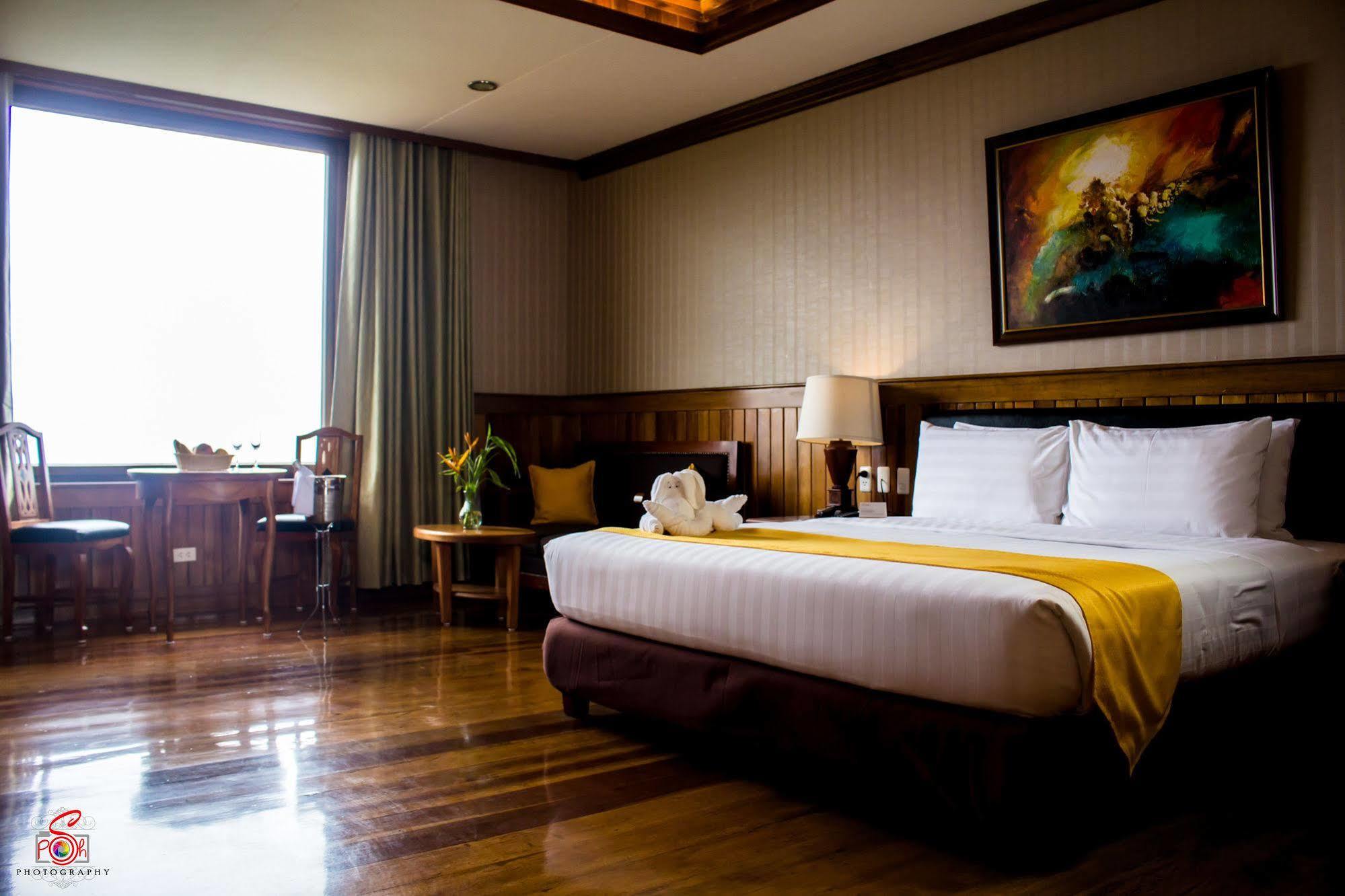 Alta D' Tagaytay Hotel Tagaytay City Екстериор снимка